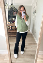 Load image into Gallery viewer, Glenda Puffer Vest