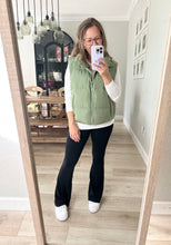 Load image into Gallery viewer, Glenda Puffer Vest